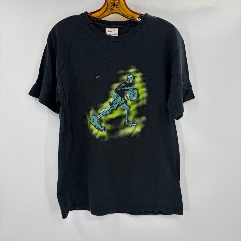 Nike Vintage 2000s Trendy Retro Basketball Graphic T-shirt Tee Size Xl